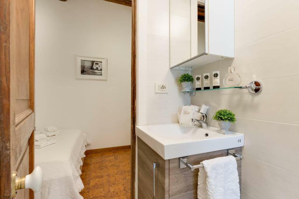 Arenula Luxury Apartment Roma Esterno foto
