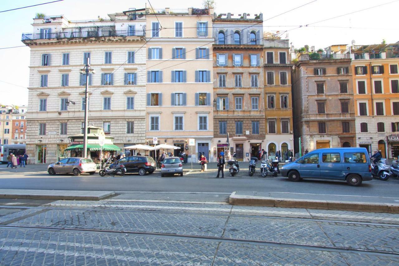 Arenula Luxury Apartment Roma Esterno foto